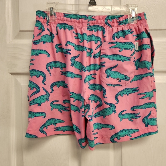 Chubbies Pink and Teal Alligator Print Men's Shorts - Picture 5 of 9